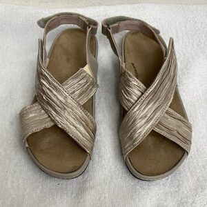 Barefoot Freedom Women's Bon Voyage Nude Texture Comfort Strappy Sandal Size 7W